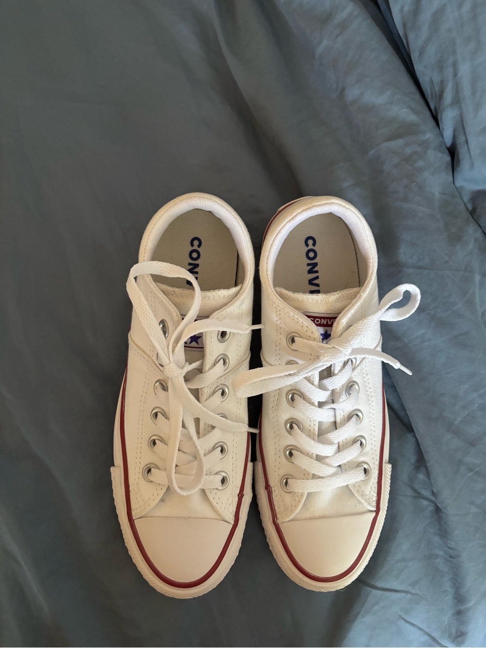 Size 7 US/37.5 EU Converse White Canvas Low Top Sneakers with Red Stripe NWOT